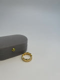Guldbelagt Flettet Hvide Sten Ring - Elegant og Raffineret