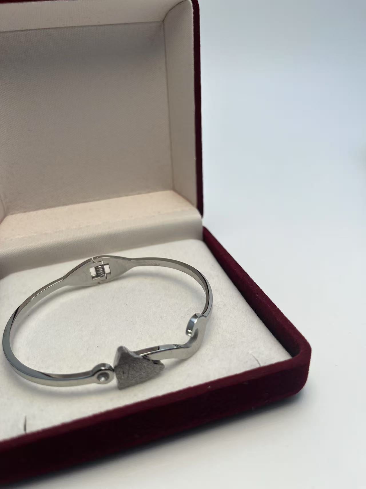 Sølvbelagt Hjerte Hvid Sten Vedhæng Armbånd - Simpelt og Romantisk