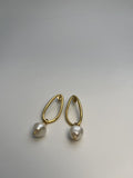 Guldbelagt Oval Ring og Perle Øreringe - Simpelt og Elegant